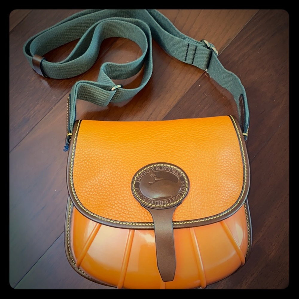 BNWT Dooney & Bourke Orange Cross Body